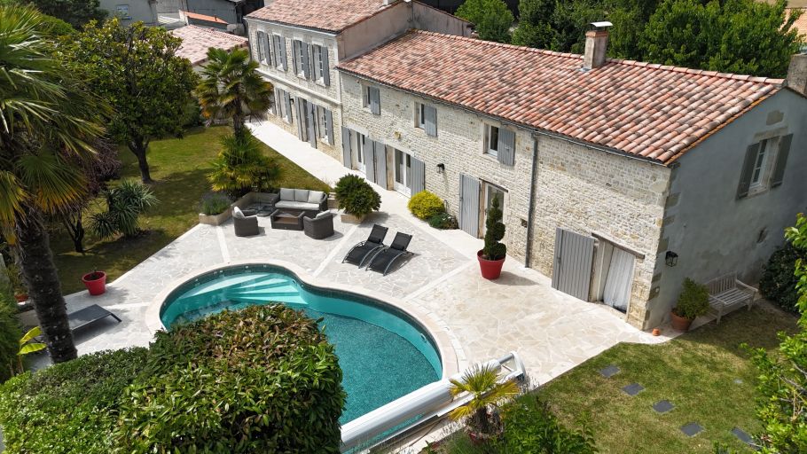 maison de luxe 8 Pièces en vente sur DOMPIERRE SUR MER (17139)