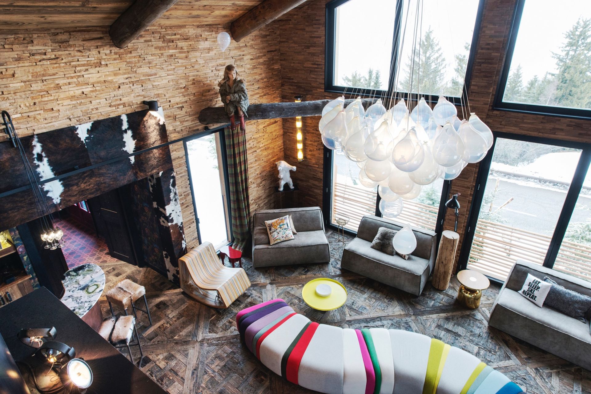 luxury chalet 15 Rooms for seasonal rent on COURCHEVEL (73120)