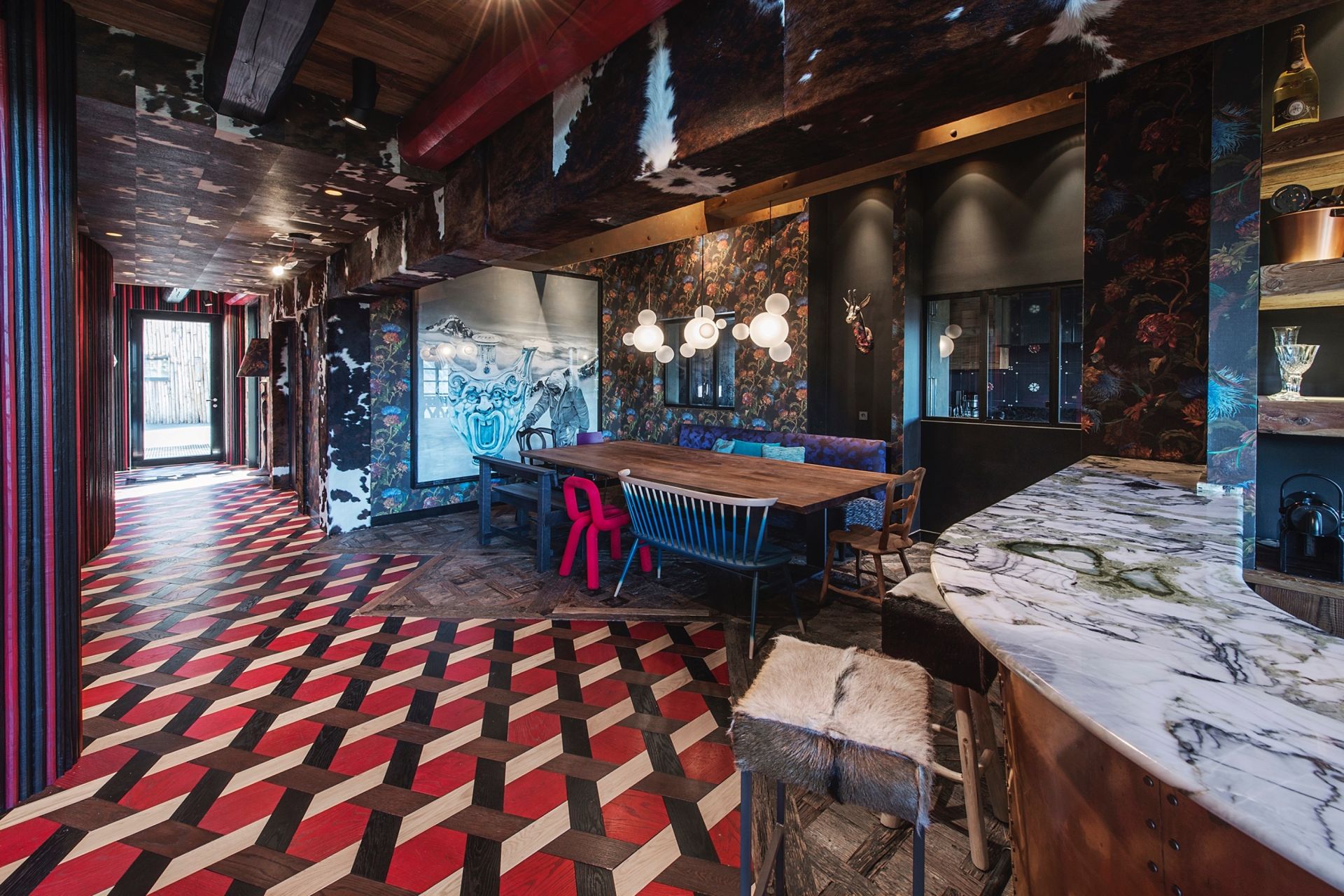 luxury chalet 15 Rooms for seasonal rent on COURCHEVEL (73120)