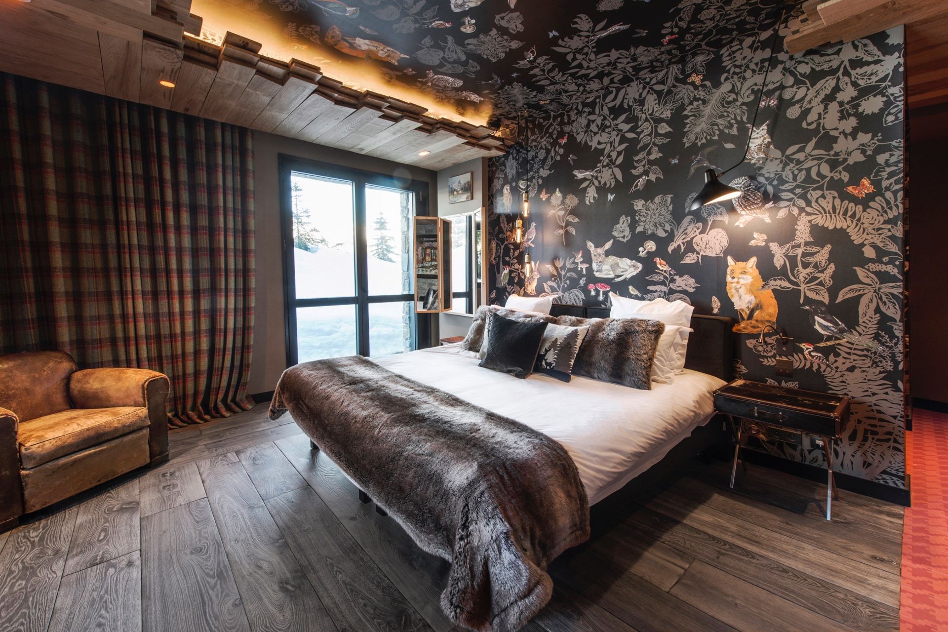 luxury chalet 15 Rooms for seasonal rent on COURCHEVEL (73120)