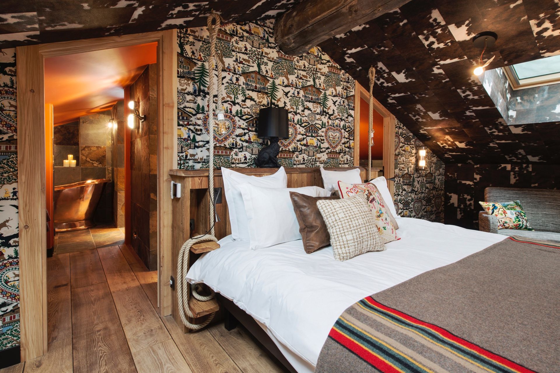 luxury chalet 15 Rooms for seasonal rent on COURCHEVEL (73120)