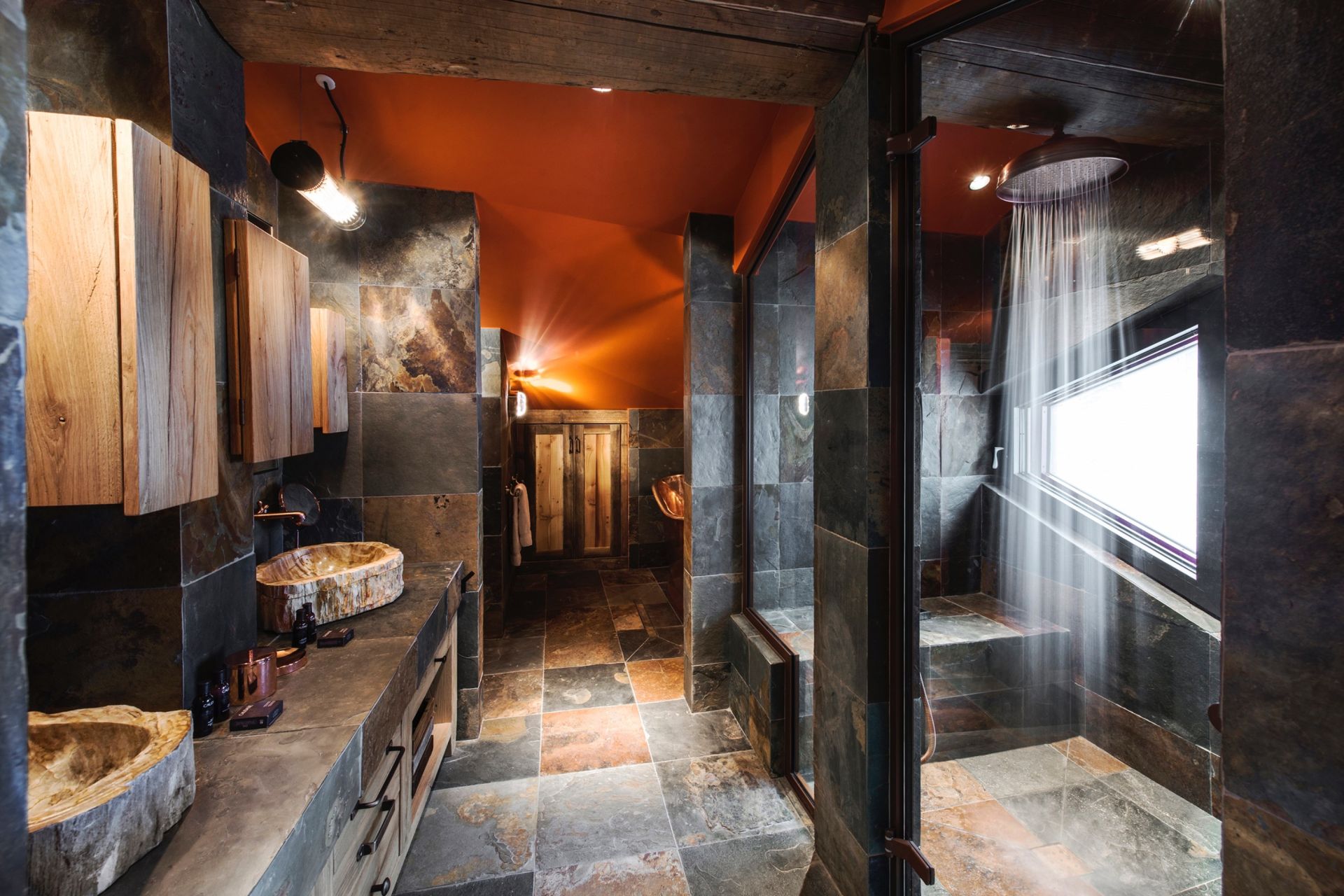 luxury chalet 15 Rooms for seasonal rent on COURCHEVEL (73120)