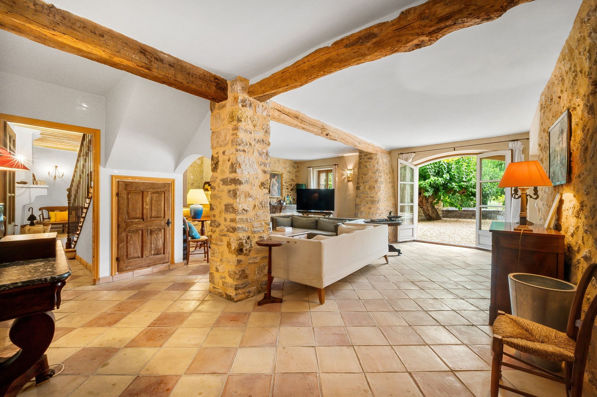 bastide 11 Rooms for sale on ENTRECASTEAUX (83570)