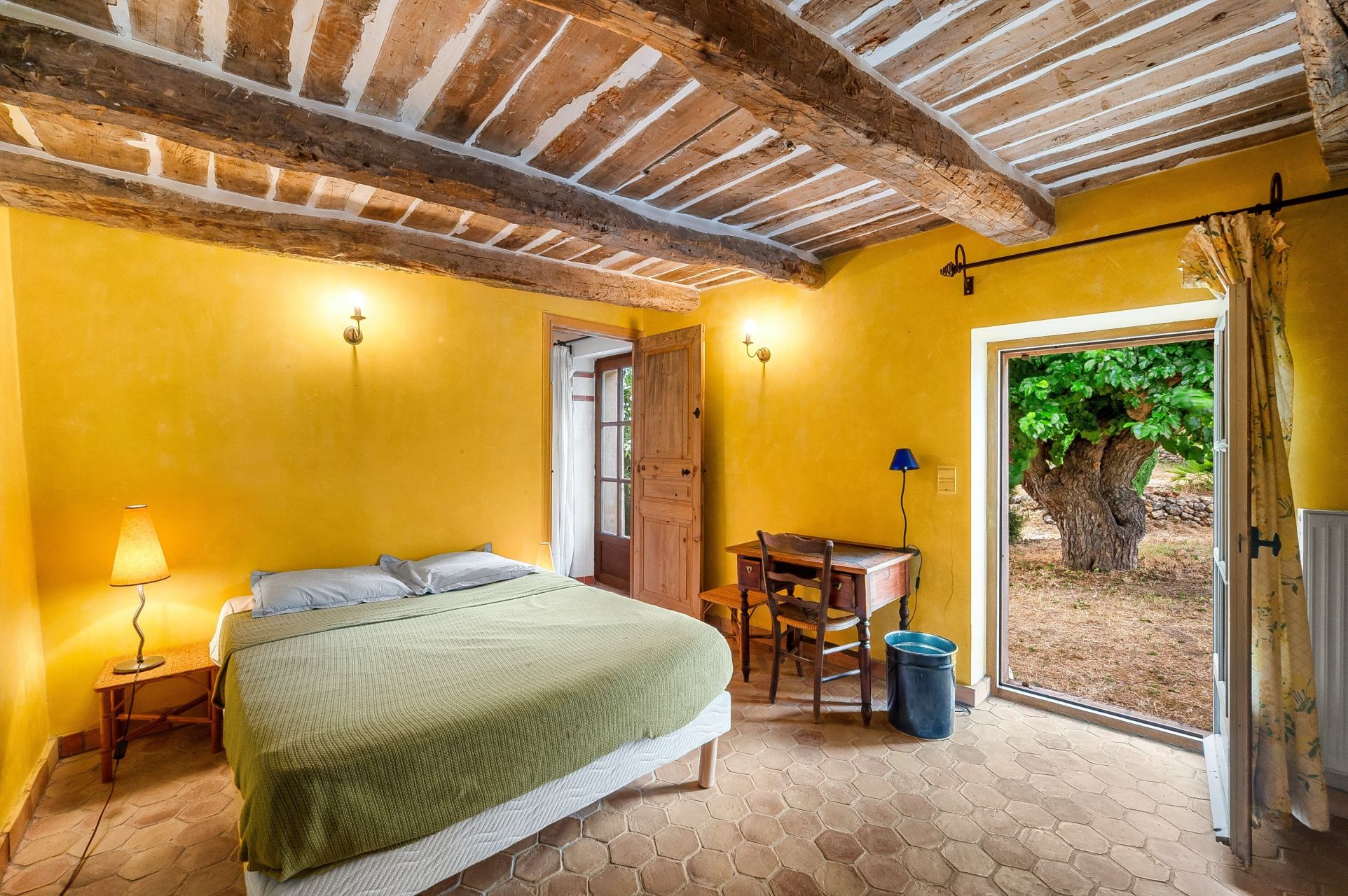 propriété viticole 11 Pièces en vente sur ENTRECASTEAUX (83570)