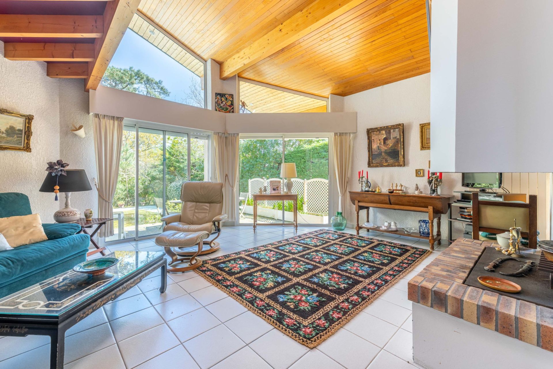 luxury house 4 Rooms for sale on PYLA SUR MER (33115)