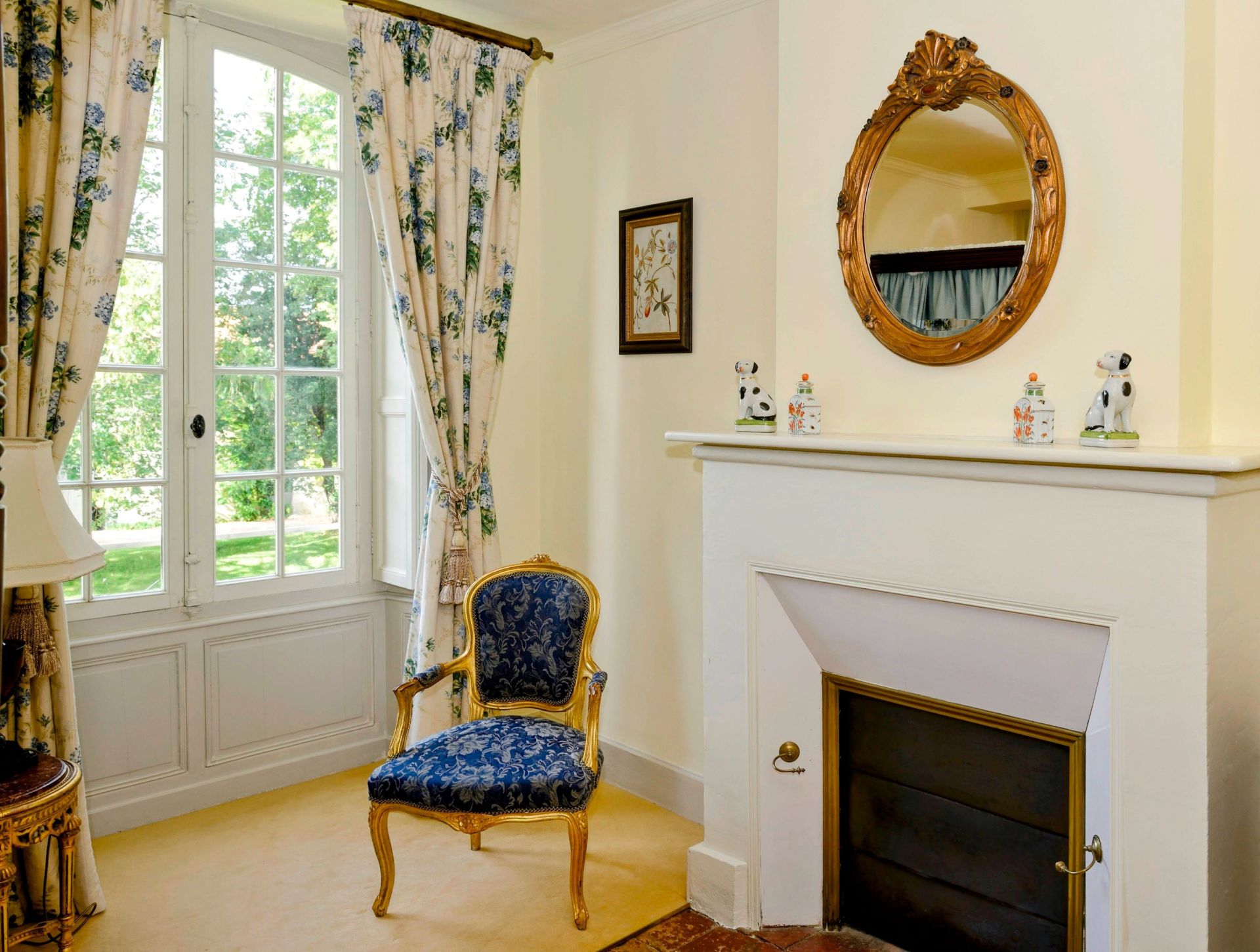 castle 40 Rooms for sale on RIBERAC (24600)