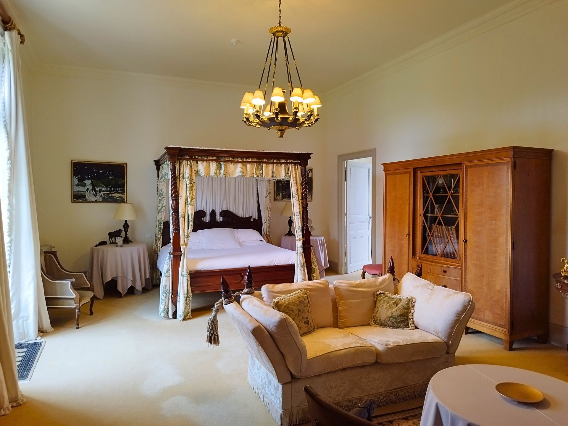 castle 40 Rooms for sale on RIBERAC (24600)