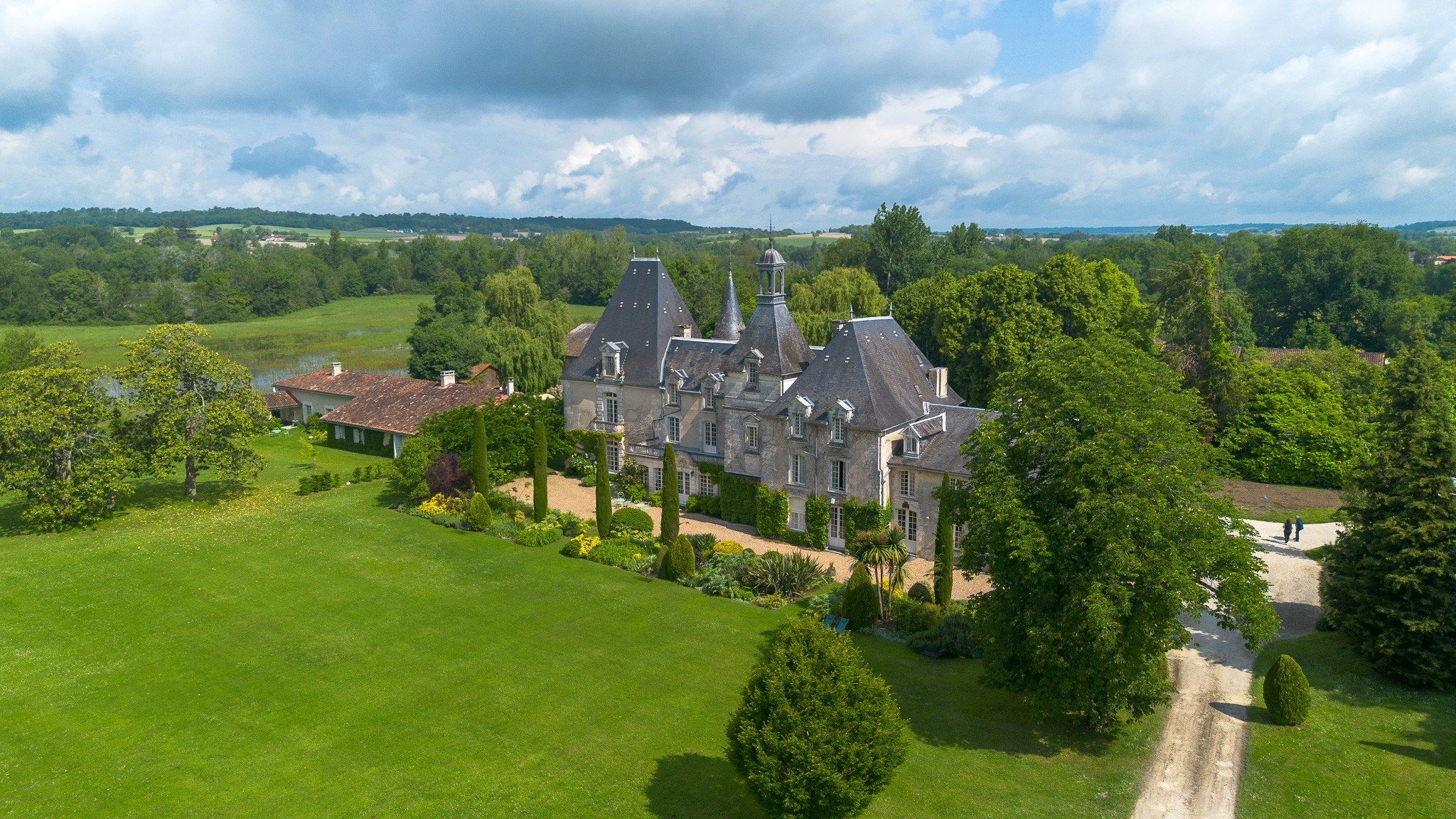 castle 40 Rooms for sale on RIBERAC (24600)