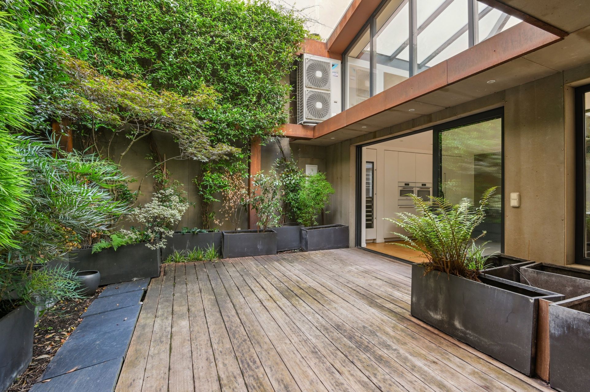 luxury apartment 5 Rooms for sale on PARIS (75003)