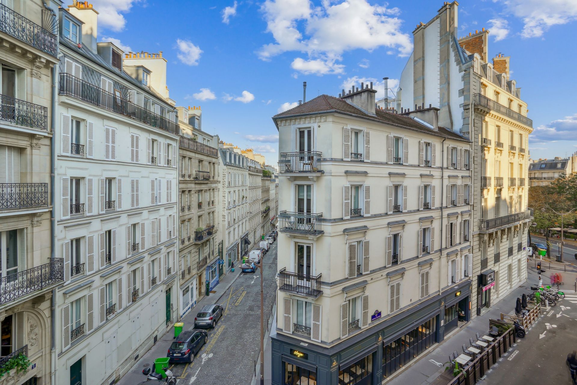 luxury apartment 3 Rooms for sale on PARIS (75017)