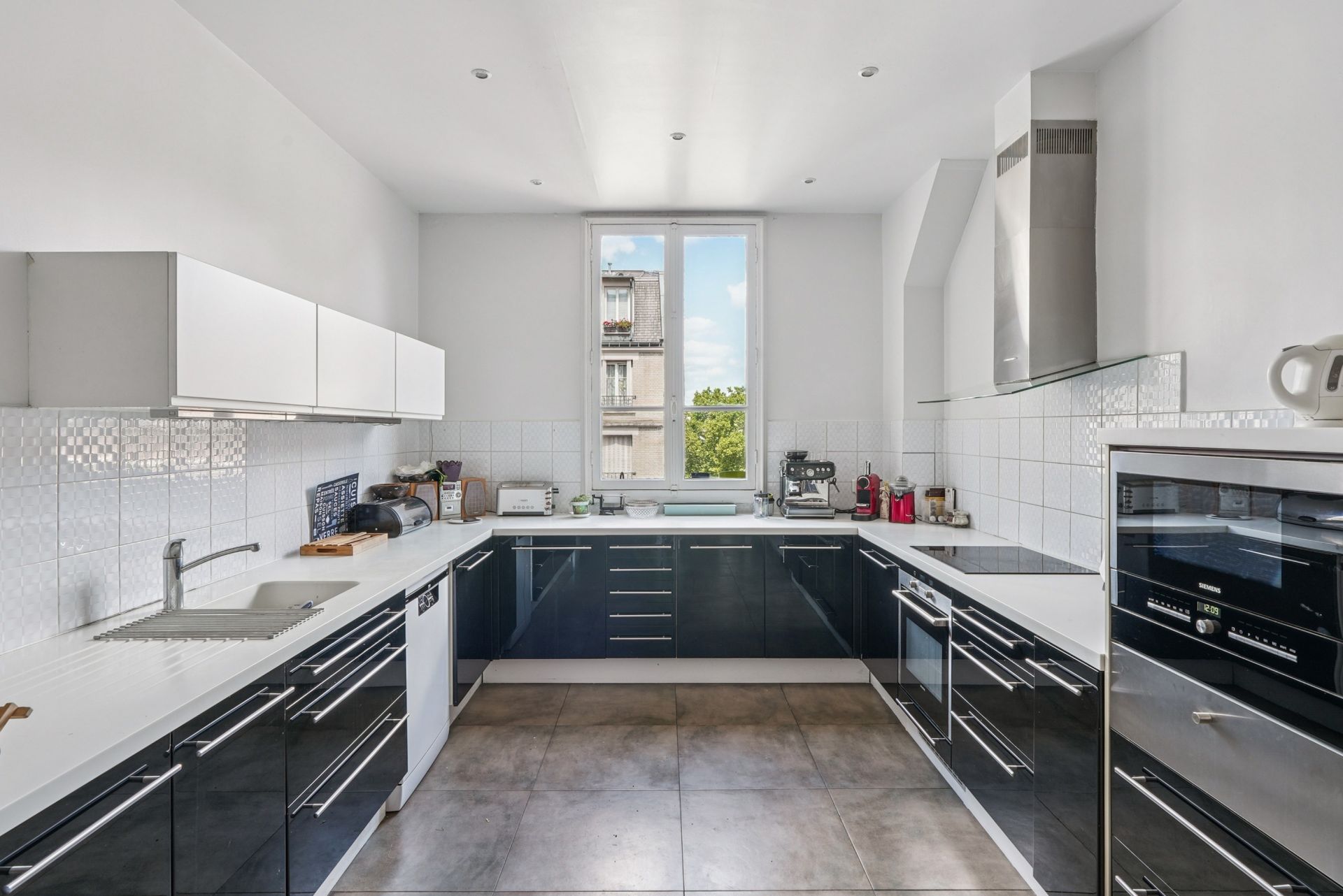 luxury apartment 8 Rooms for sale on PARIS (75017)