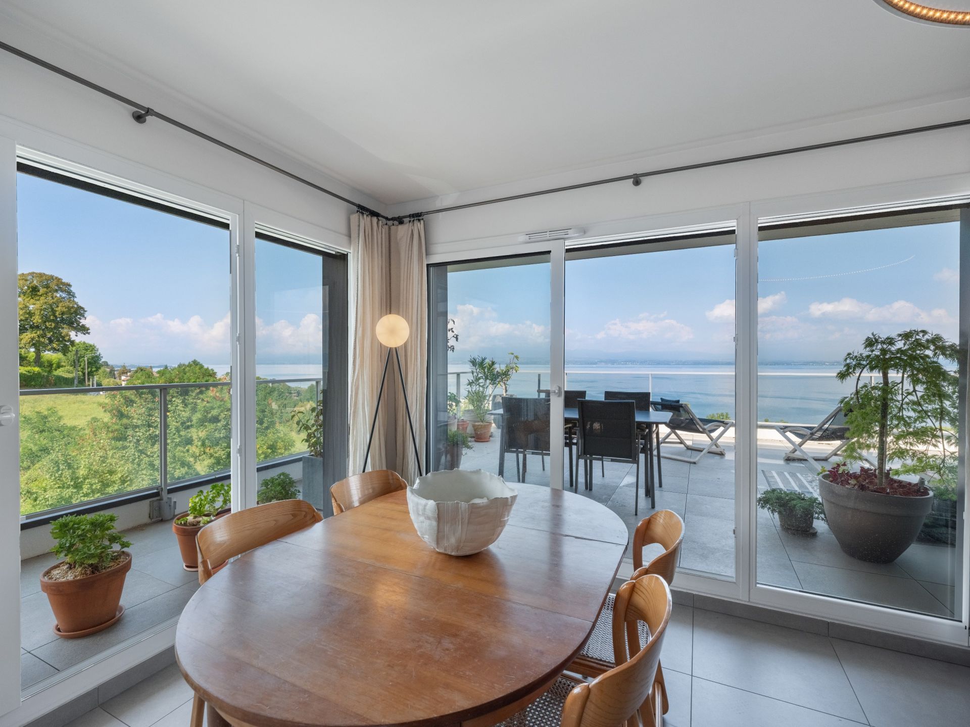 luxury apartment 4 Rooms for sale on NEUVECELLE (74500)