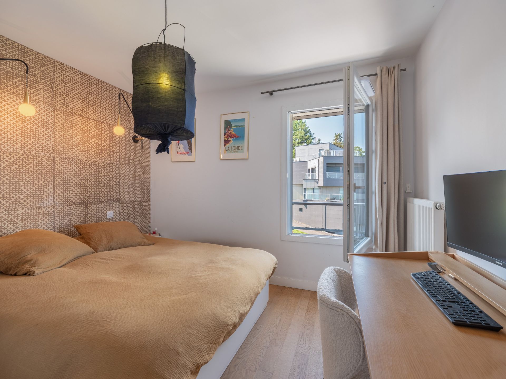 luxury apartment 4 Rooms for sale on NEUVECELLE (74500)