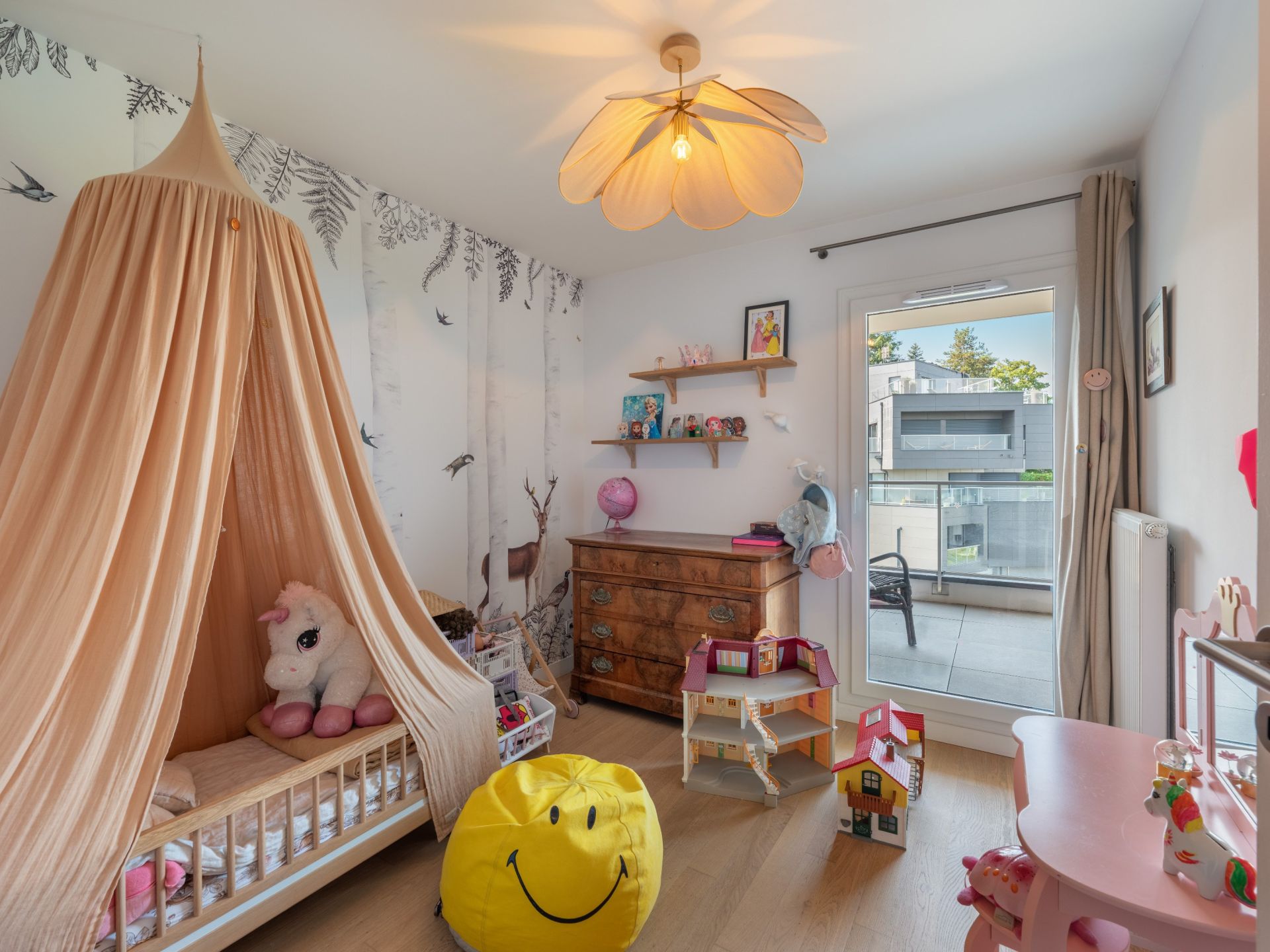 luxury apartment 4 Rooms for sale on NEUVECELLE (74500)