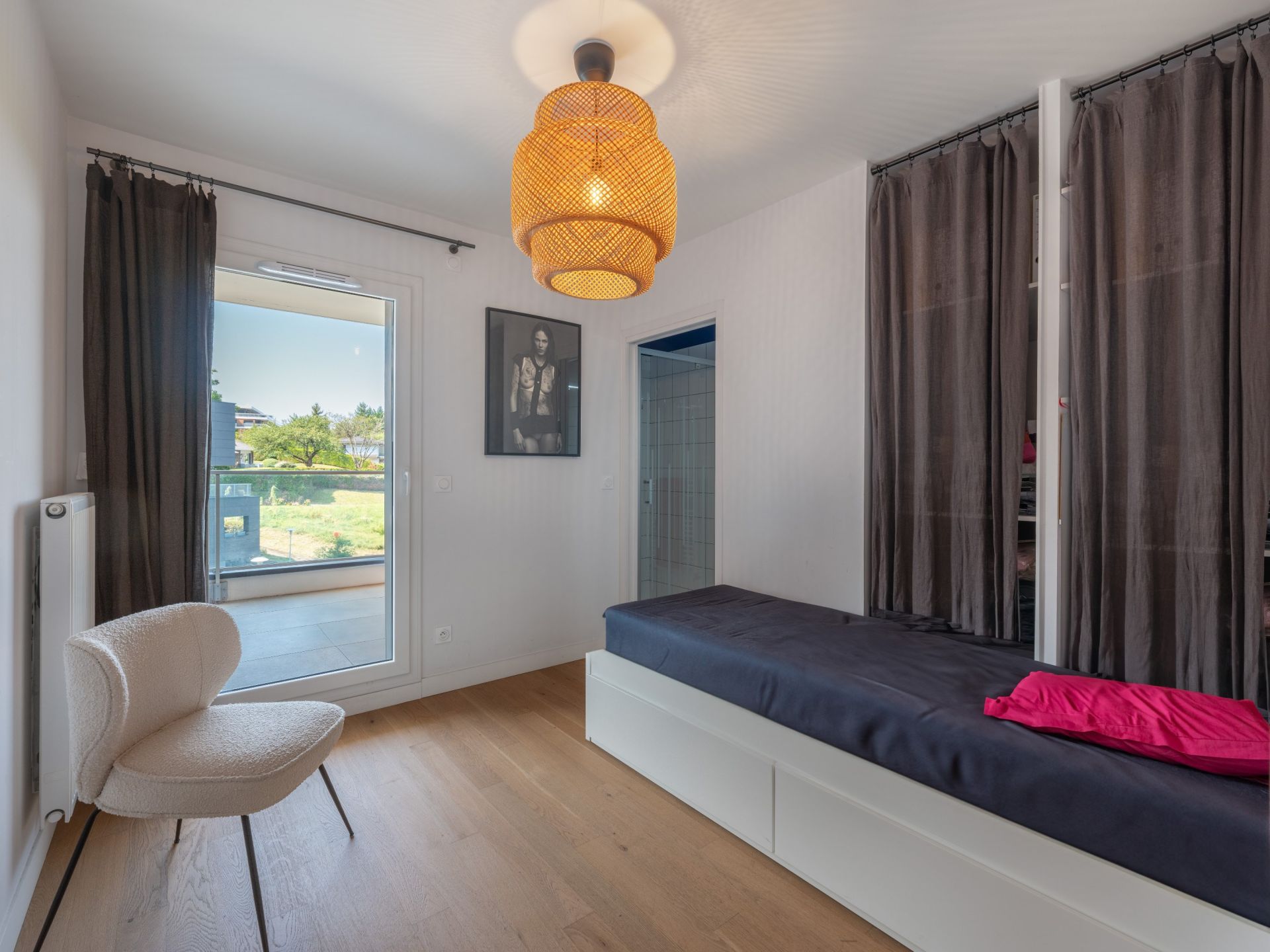 luxury apartment 4 Rooms for sale on NEUVECELLE (74500)