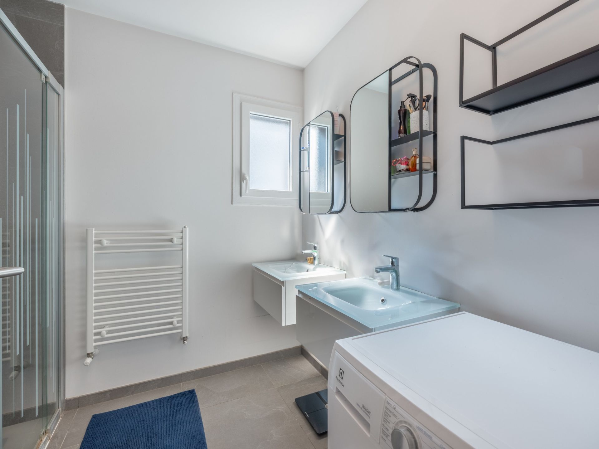 luxury apartment 4 Rooms for sale on NEUVECELLE (74500)