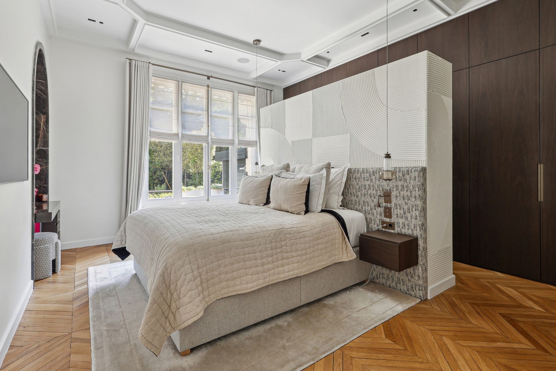 luxury apartment 6 Rooms for sale on NEUILLY SUR SEINE (92200)