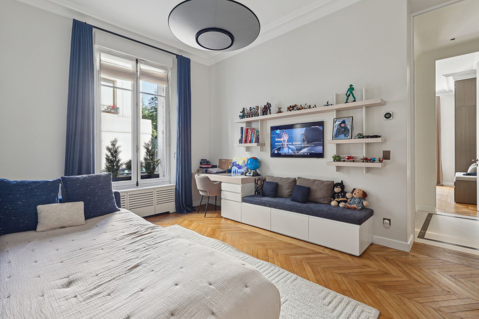 luxury apartment 6 Rooms for sale on NEUILLY SUR SEINE (92200)