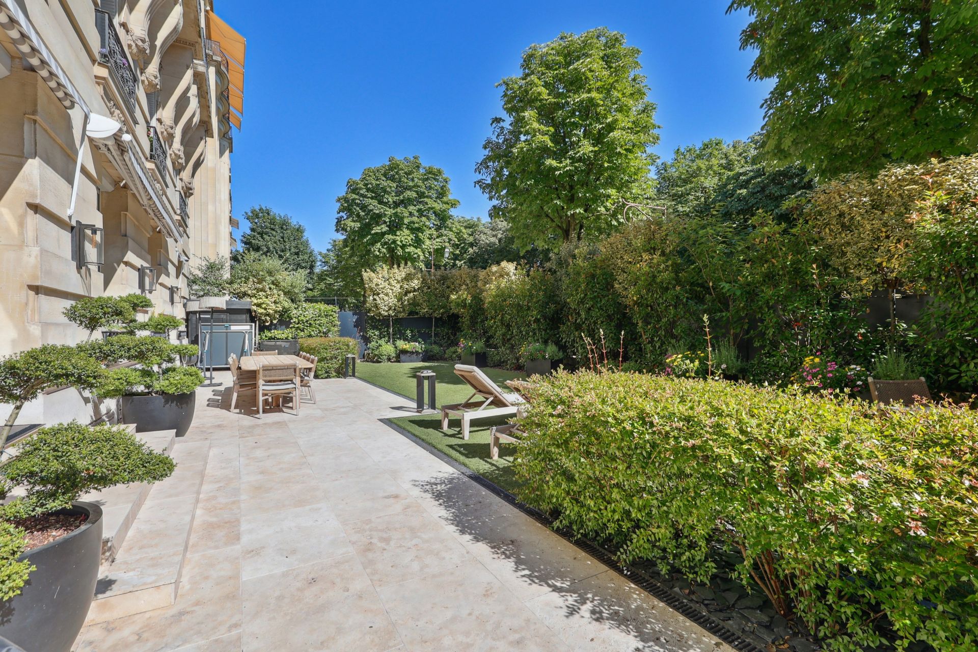 luxury apartment 6 Rooms for sale on NEUILLY SUR SEINE (92200)