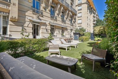 Sale Luxury apartment Neuilly-sur-Seine 6 Rooms 240 m²