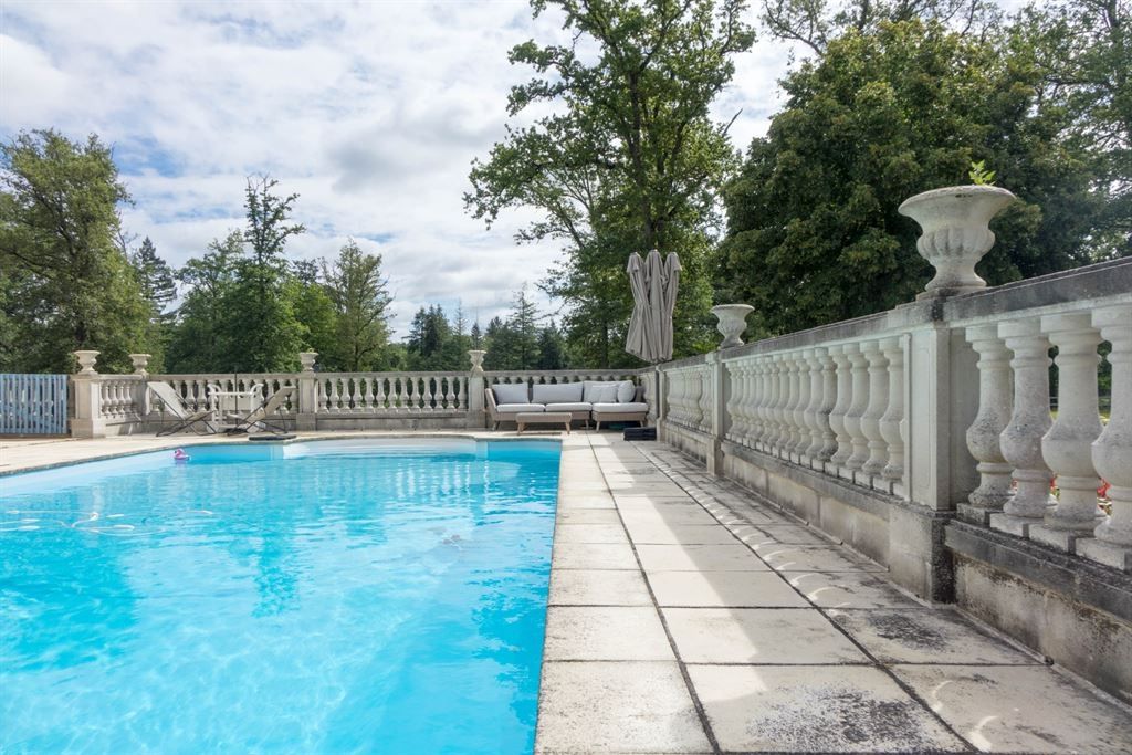 luxury property of hunting 13 Rooms for sale on ISDES (45620)