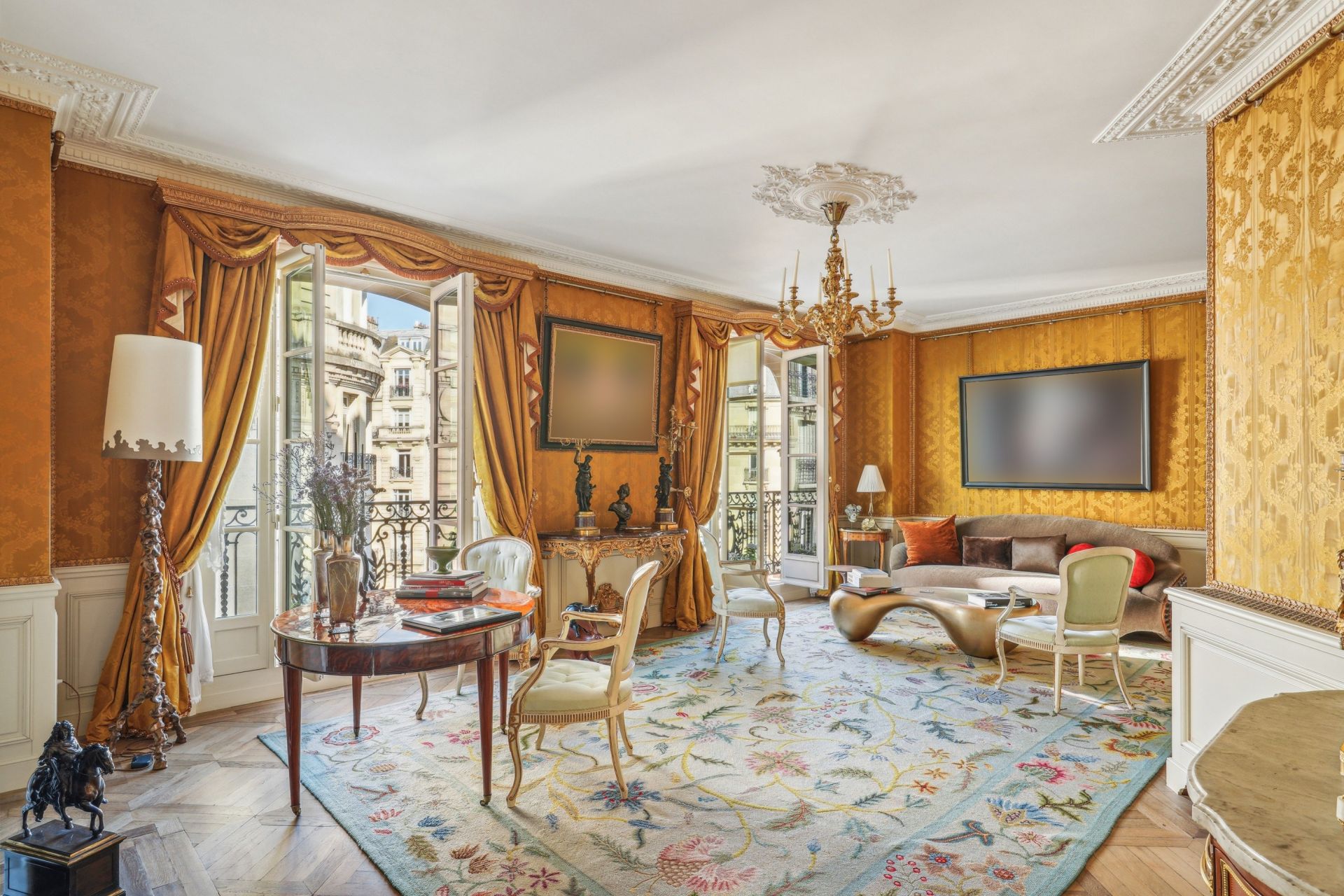 luxury apartment 5 Rooms for sale on PARIS (75015)