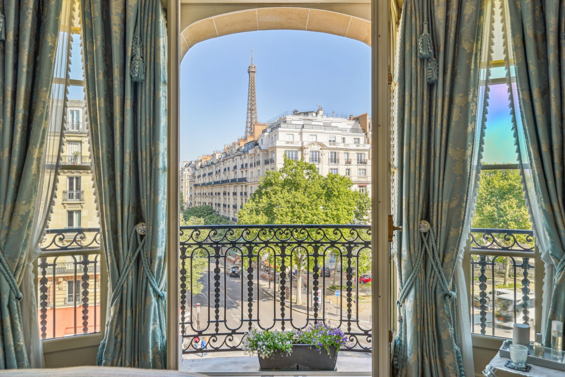 luxury apartment 5 Rooms for sale on PARIS (75015)