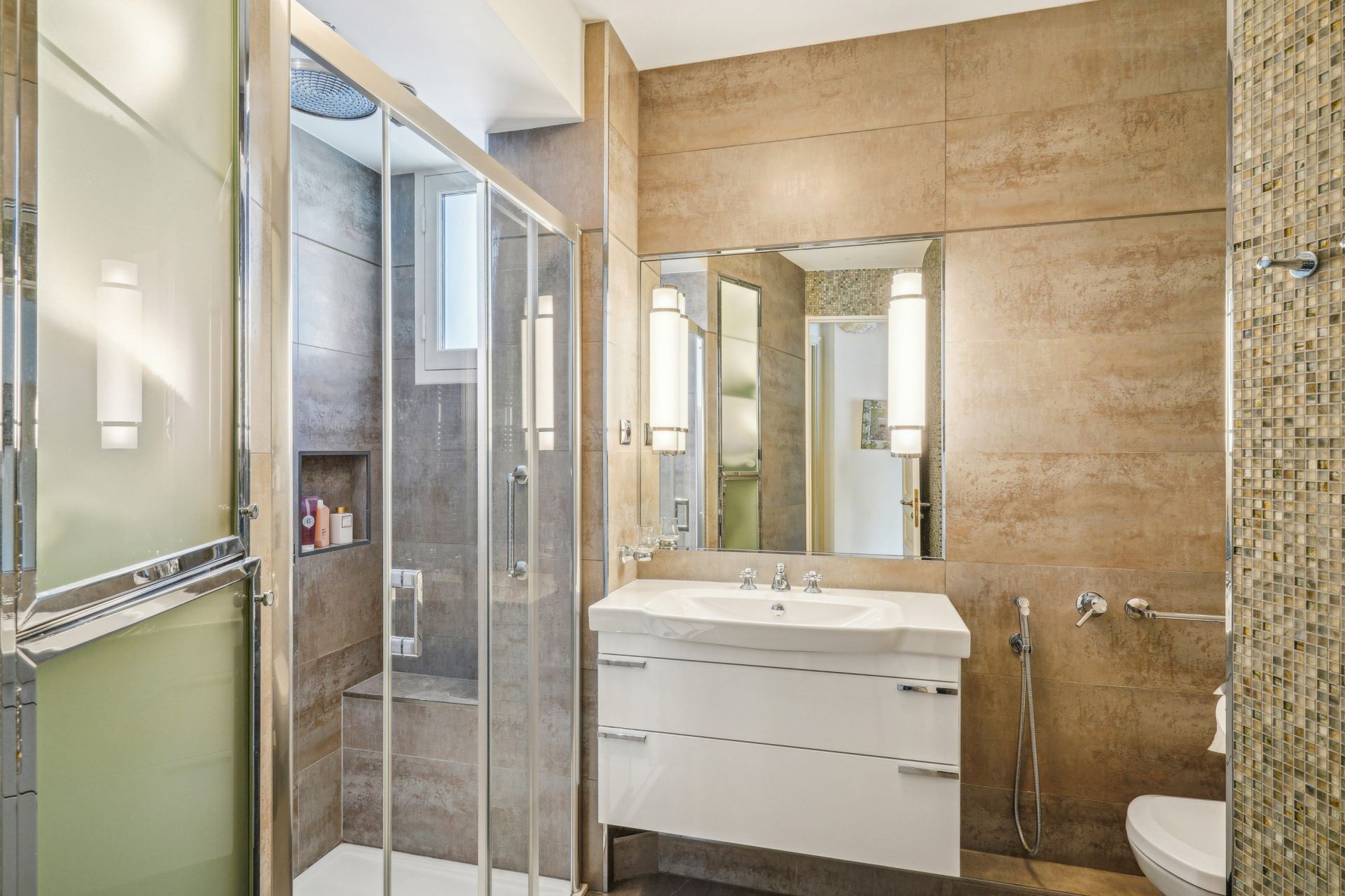 luxury apartment 5 Rooms for sale on PARIS (75015)