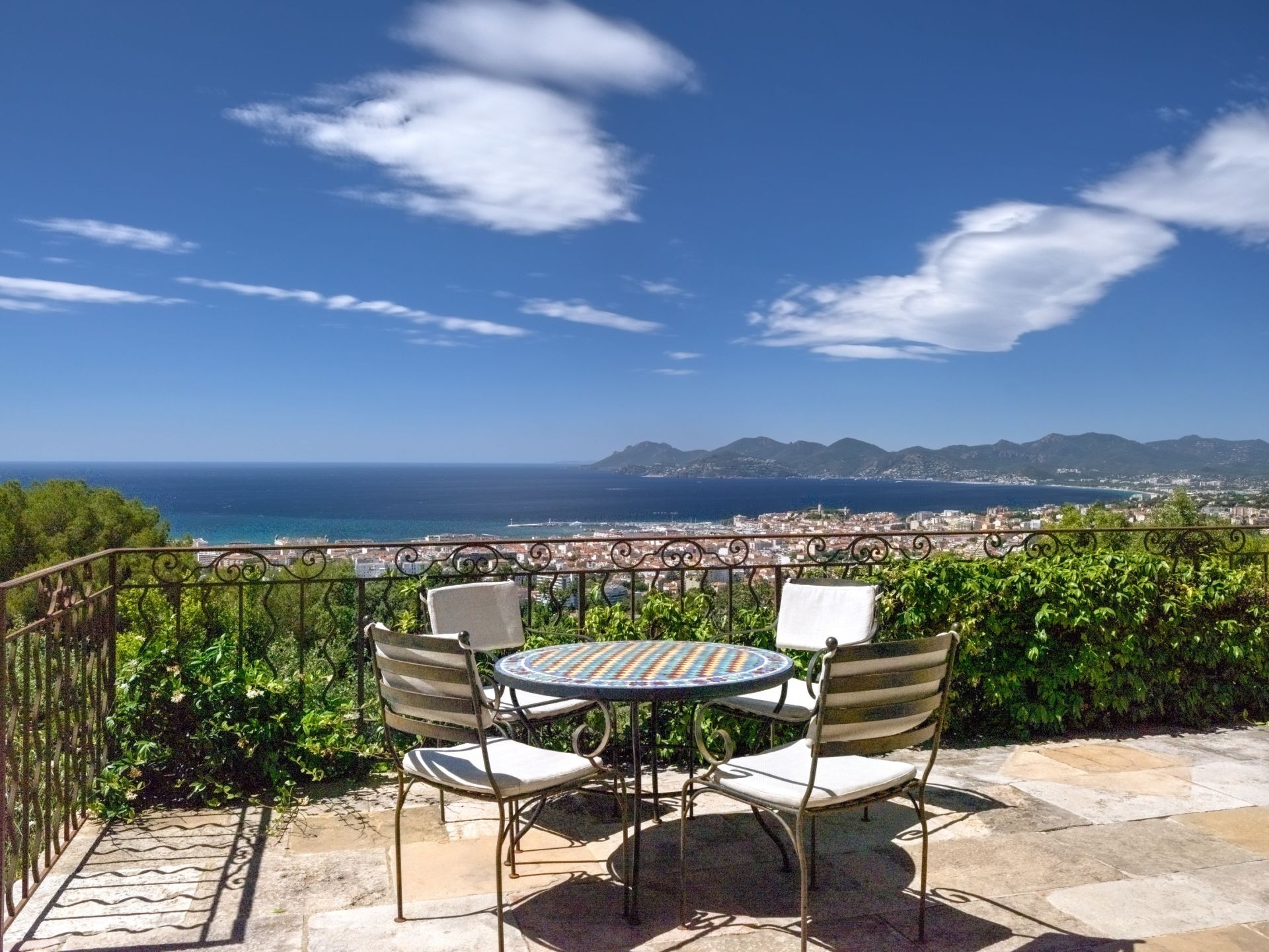 luxury villa 7 Rooms for sale on CANNES (06400)