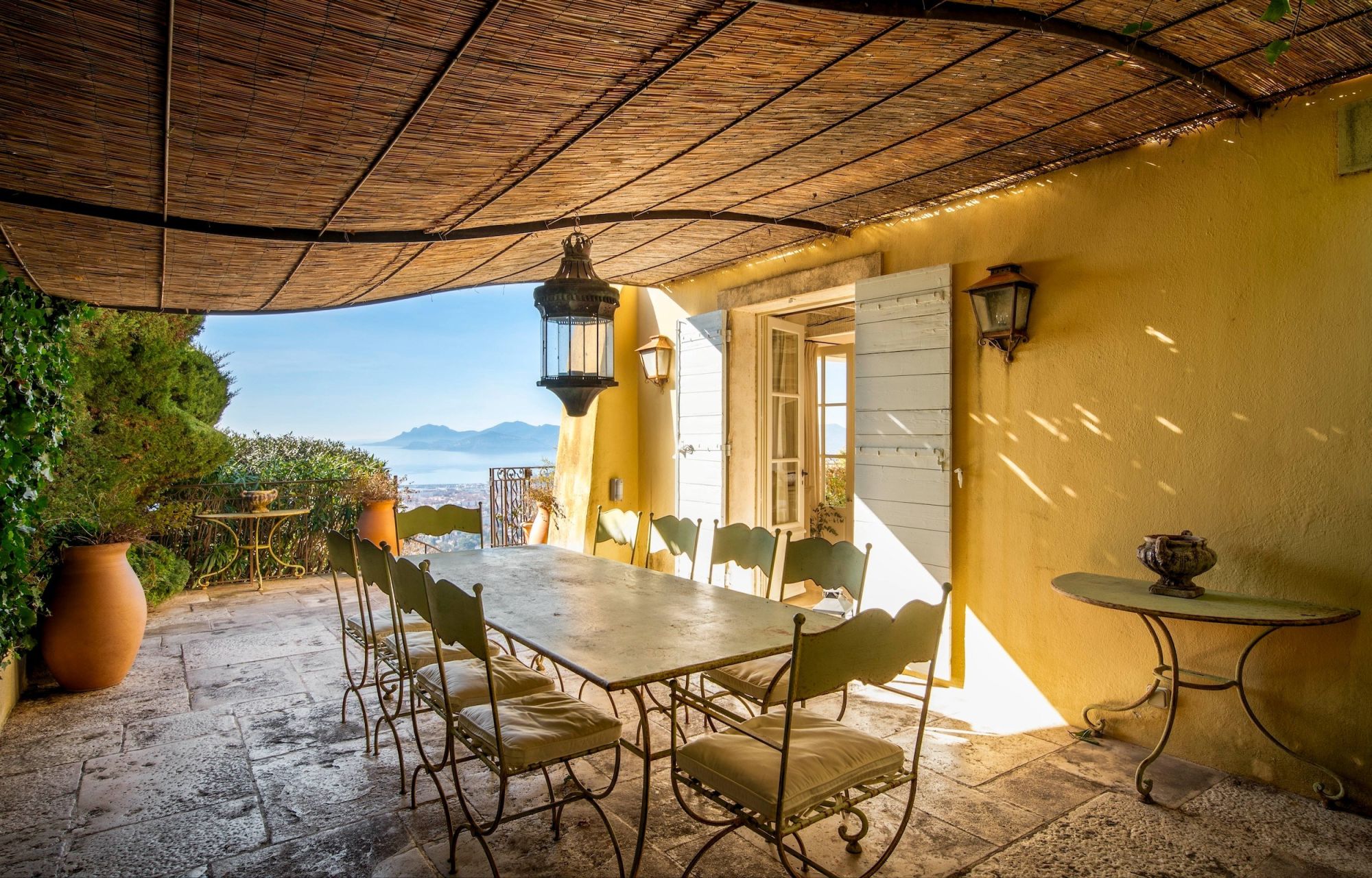 luxury villa 7 Rooms for sale on CANNES (06400)