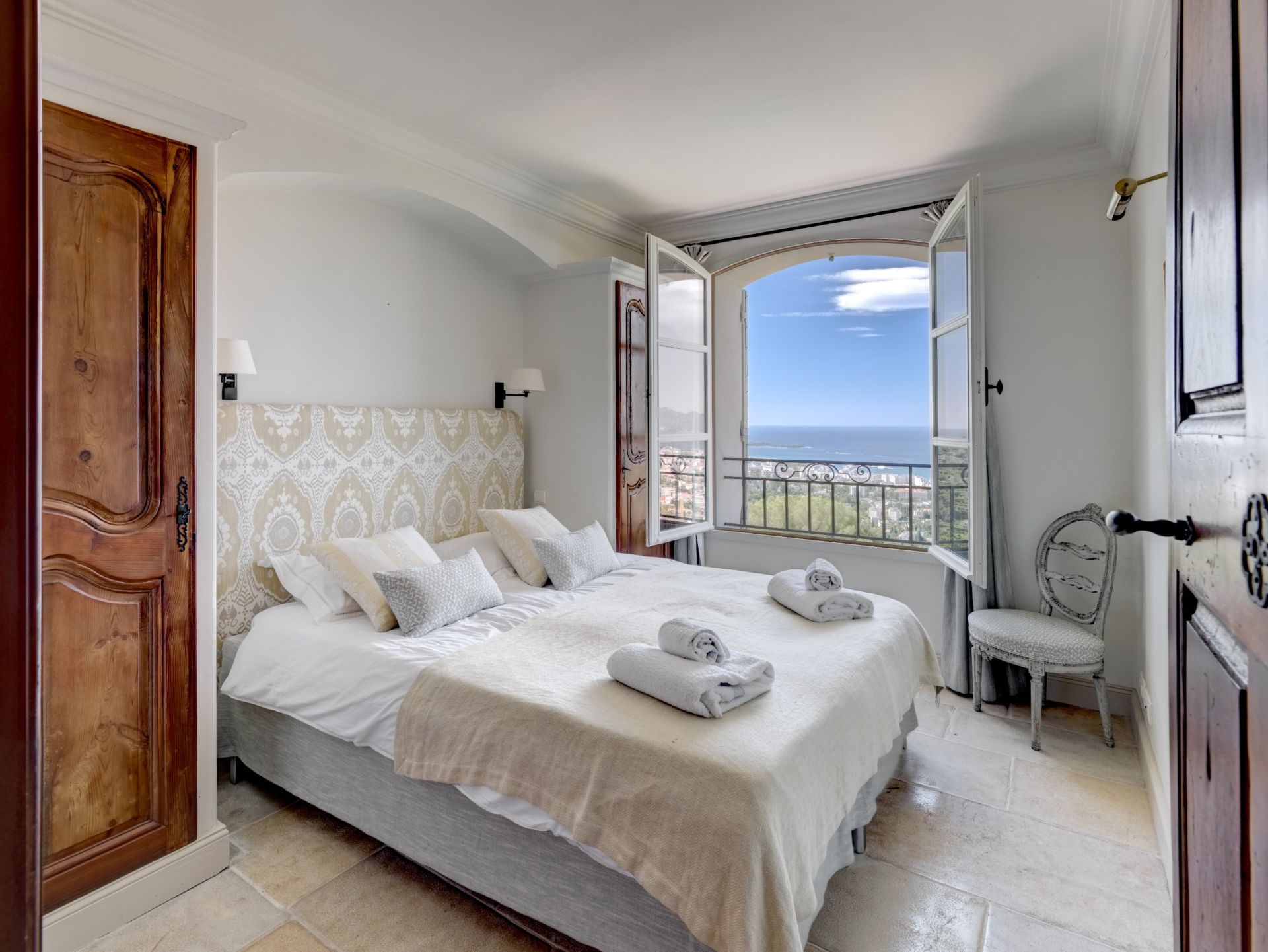 luxury villa 7 Rooms for sale on CANNES (06400)
