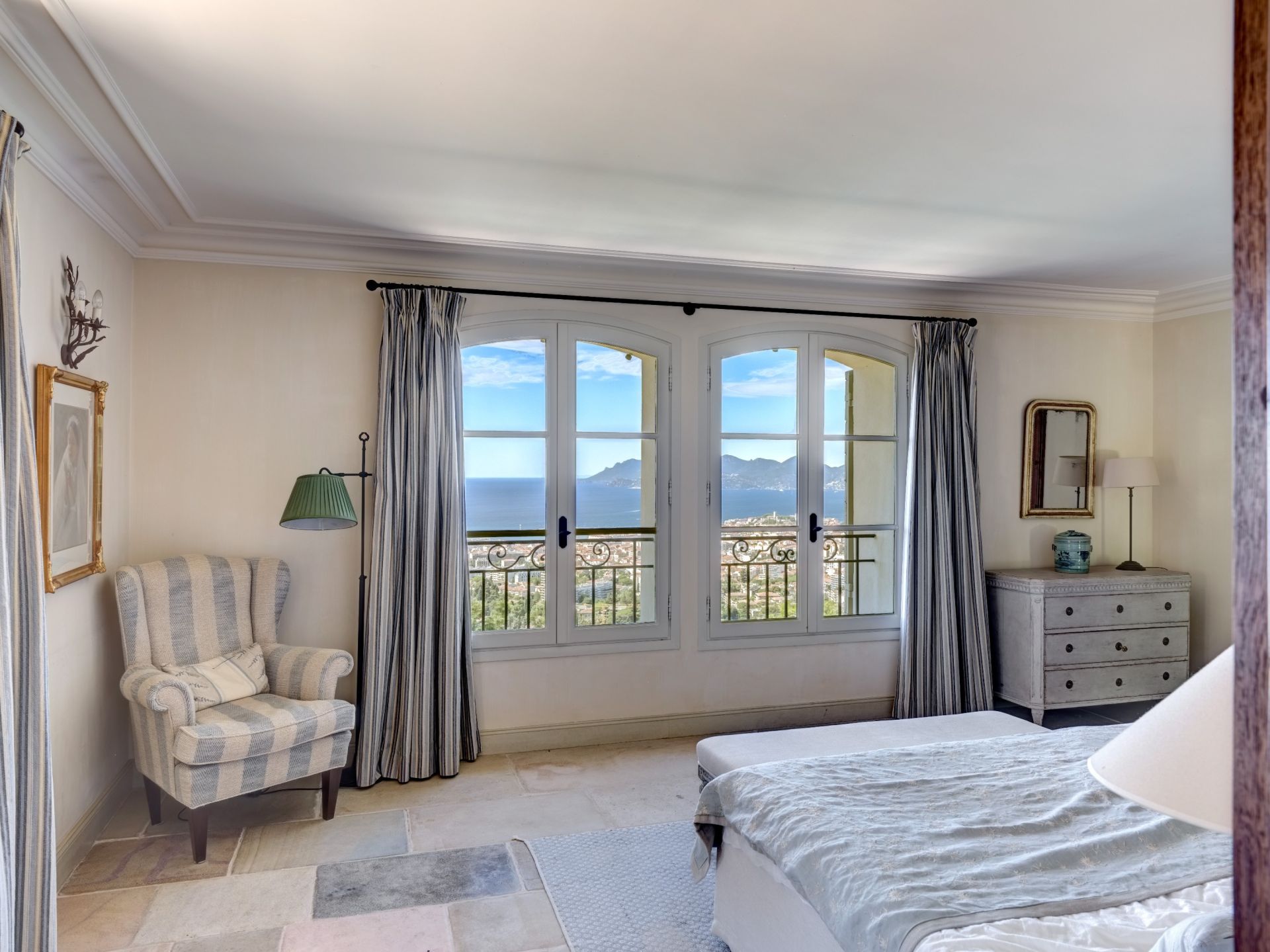 luxury villa 7 Rooms for sale on CANNES (06400)