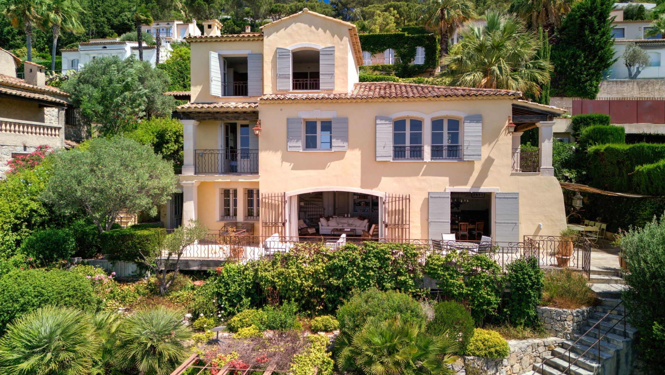 luxury villa 7 Rooms for sale on CANNES (06400)