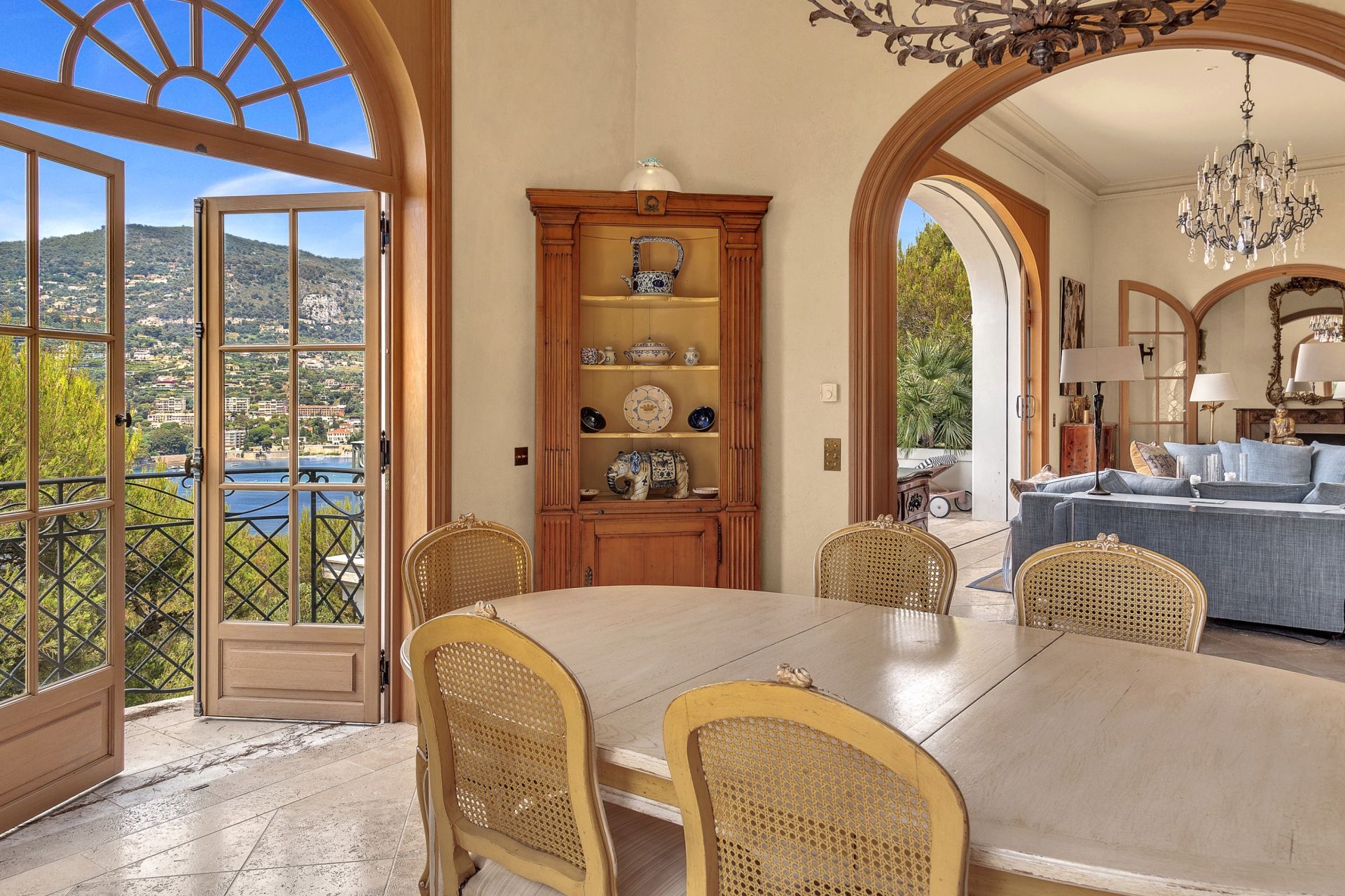 luxury villa 12 Rooms for sale on ST JEAN CAP FERRAT (06230)