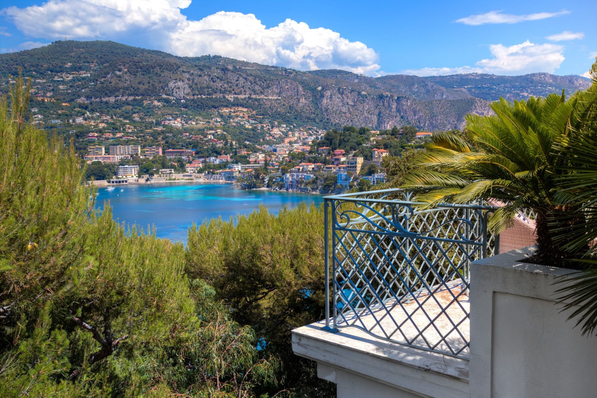 luxury villa 12 Rooms for sale on ST JEAN CAP FERRAT (06230)