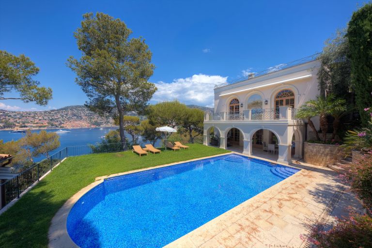 luxury villa 12 Rooms for sale on ST JEAN CAP FERRAT (06230)