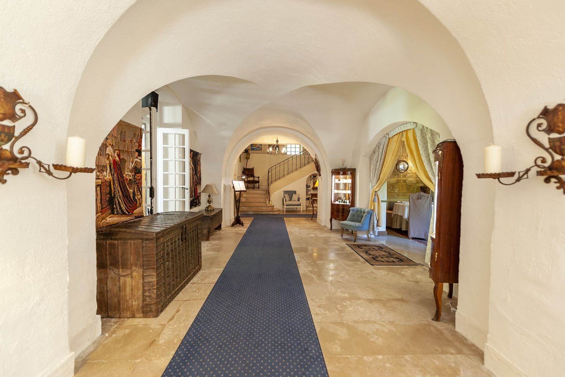 castle 40 Rooms for sale on CARCASSONNE (11000)