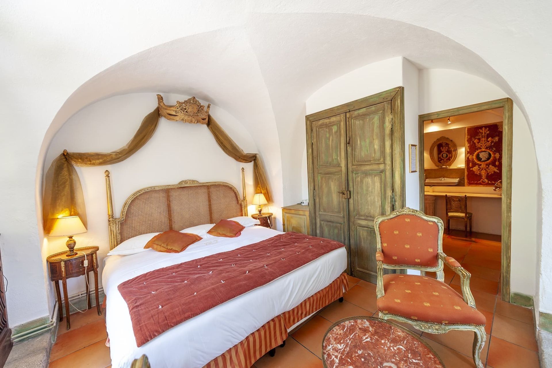 castle 40 Rooms for sale on CARCASSONNE (11000)