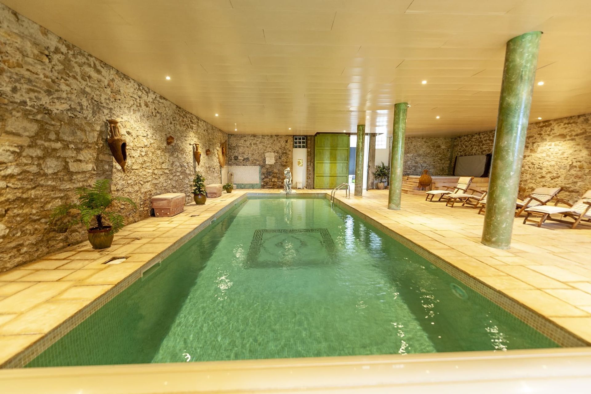 castle 40 Rooms for sale on CARCASSONNE (11000)