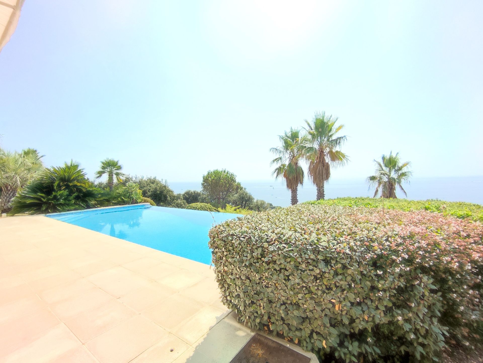 villa de luxe 7 Pièces en vente sur ANTHEOR (83530)