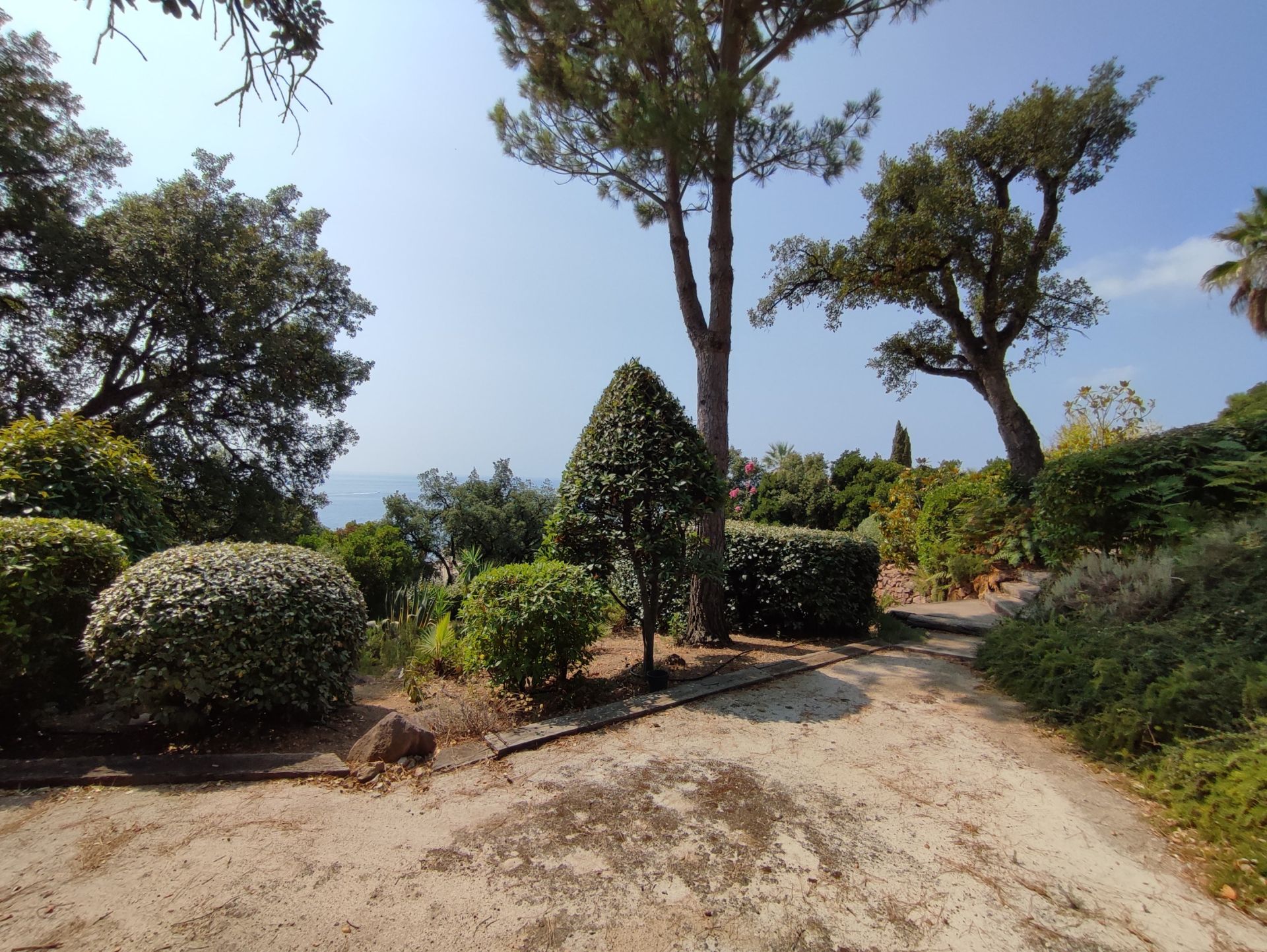 villa de luxe 7 Pièces en vente sur ANTHEOR (83530)