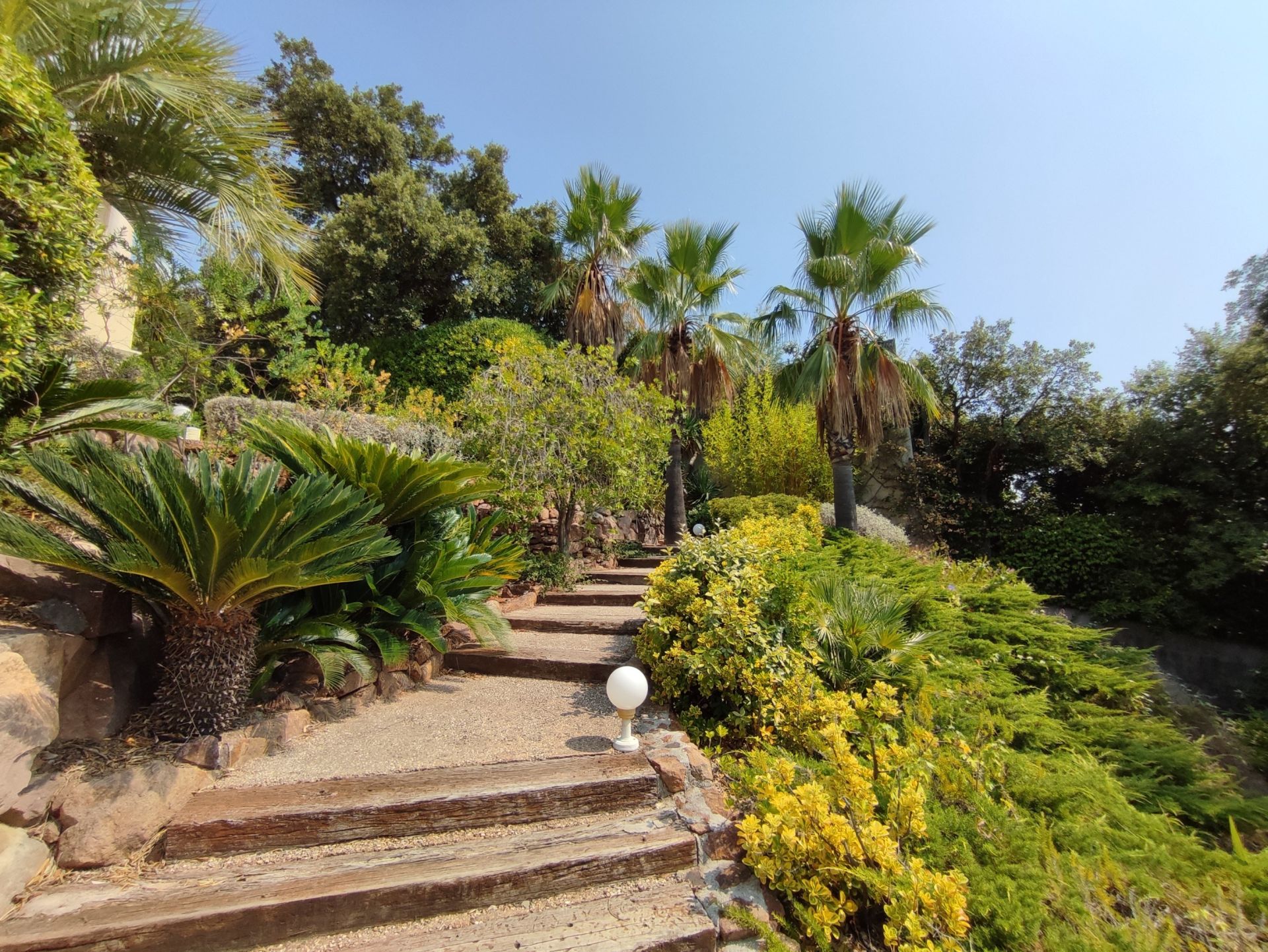 villa de luxe 7 Pièces en vente sur ANTHEOR (83530)