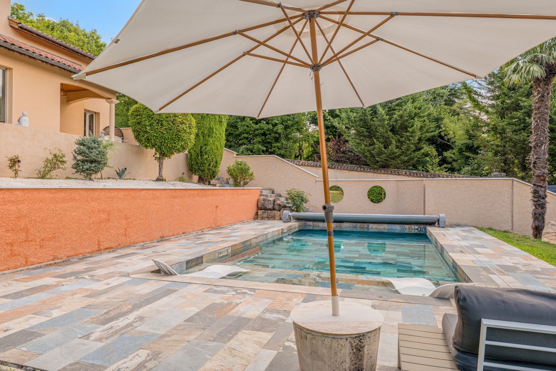 luxury house 7 Rooms for sale on STE FOY LES LYON (69110)