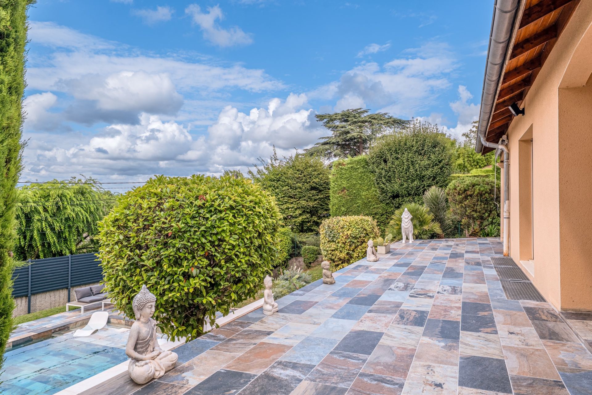 luxury house 7 Rooms for sale on STE FOY LES LYON (69110)