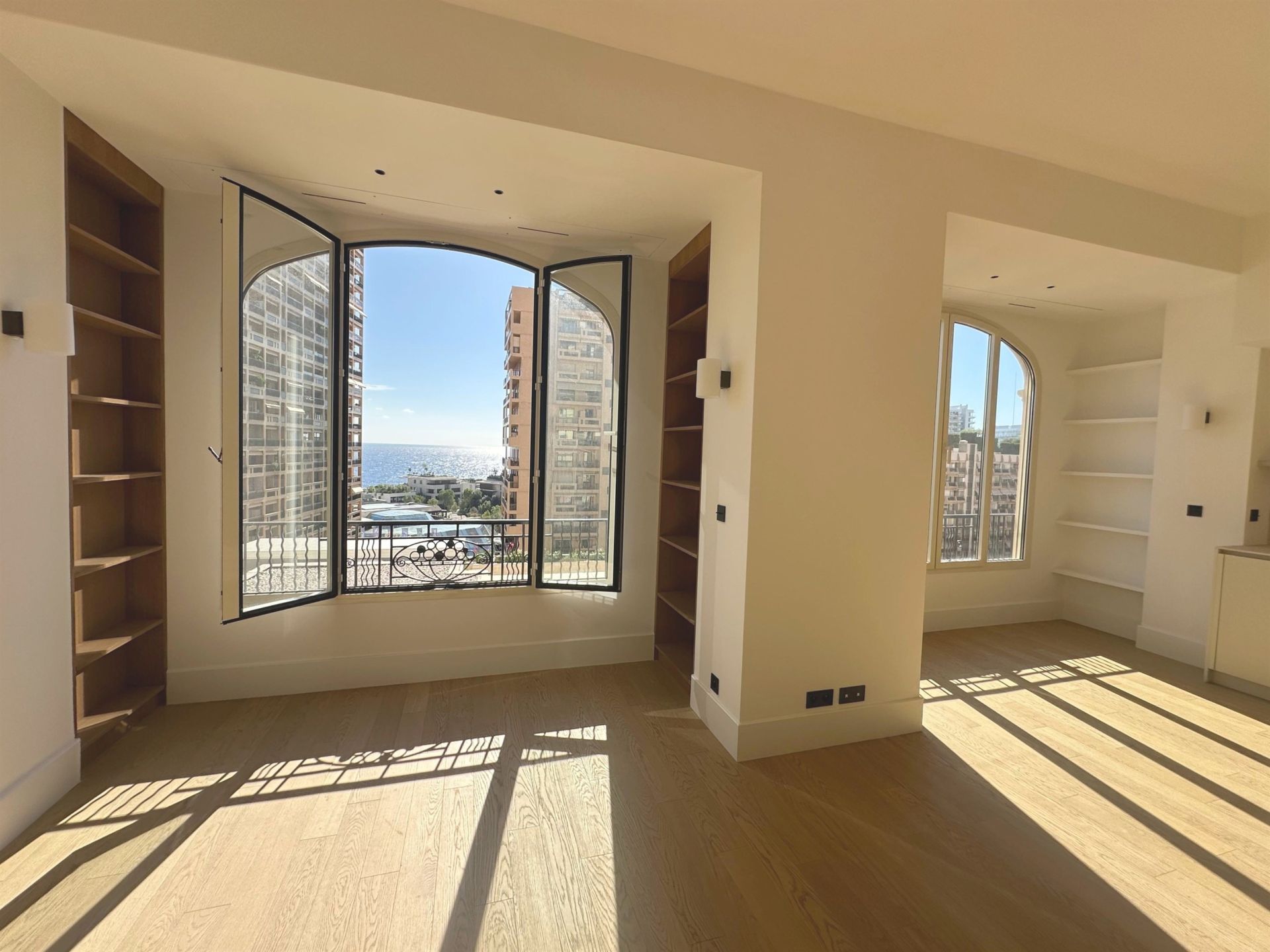 luxury apartment 4 Rooms for sale on MONACO (98000)