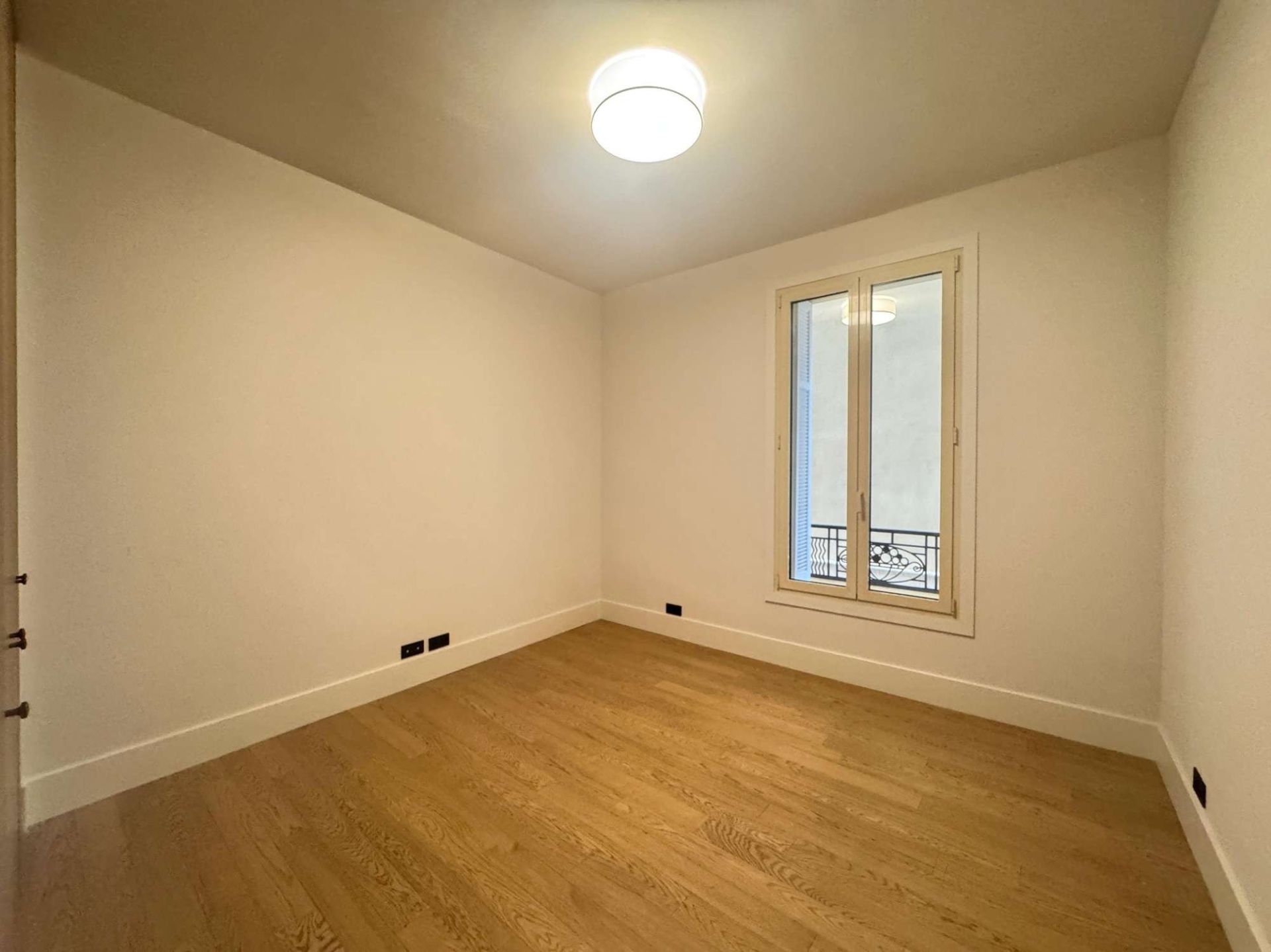 luxury apartment 4 Rooms for sale on MONACO (98000)