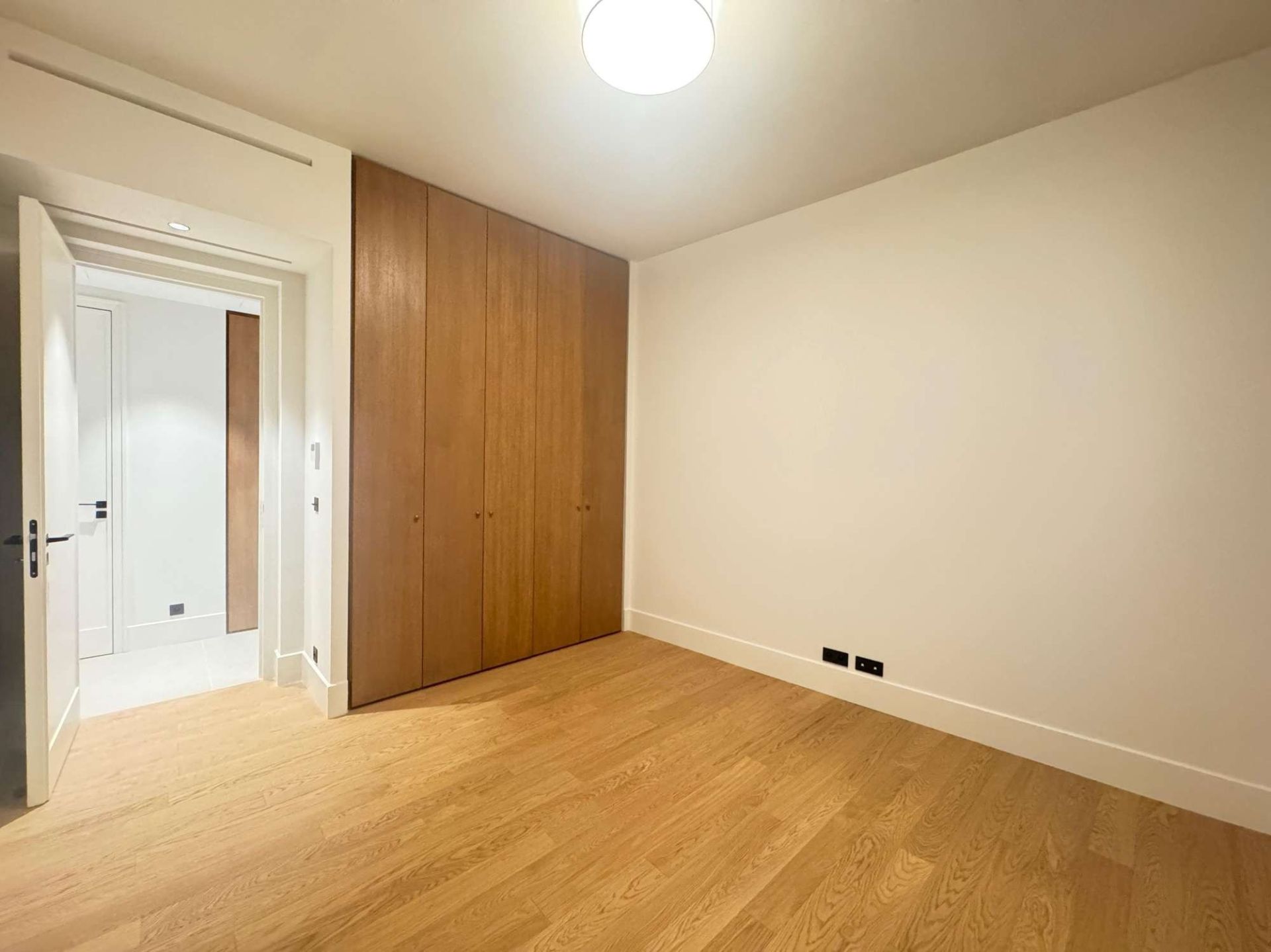 luxury apartment 4 Rooms for sale on MONACO (98000)