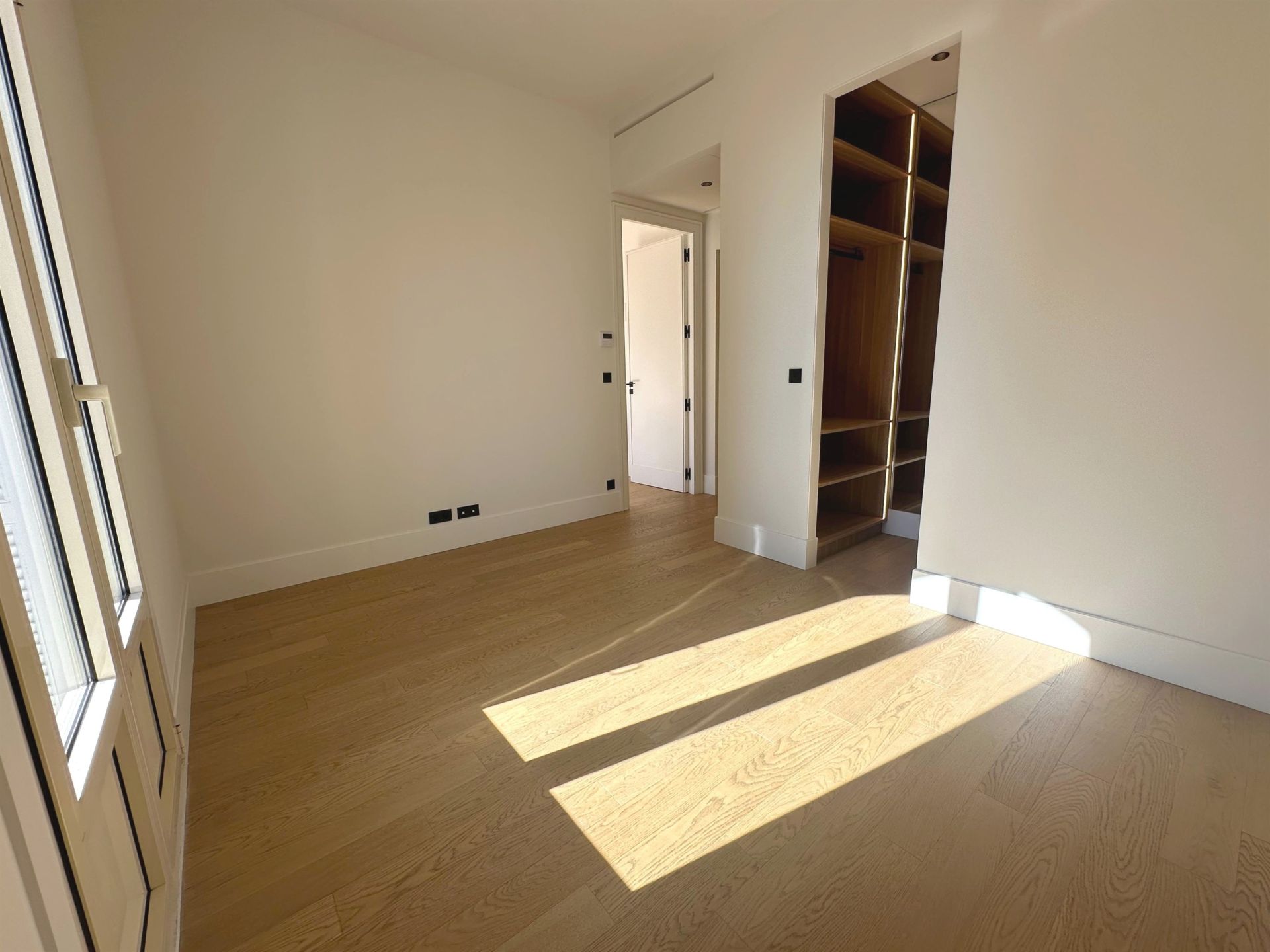 luxury apartment 4 Rooms for sale on MONACO (98000)