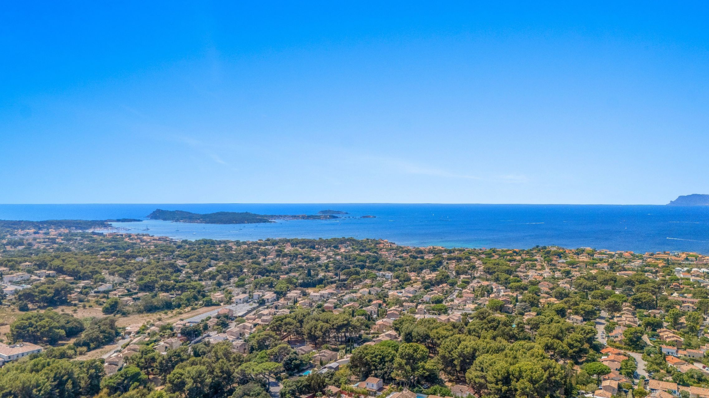 maison de luxe 7 Pièces en vente sur SIX FOURS LES PLAGES (83140)