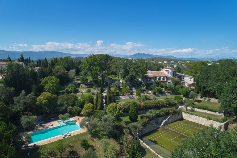 maison de maître 20 Pièces en vente sur MOUGINS (06250)
